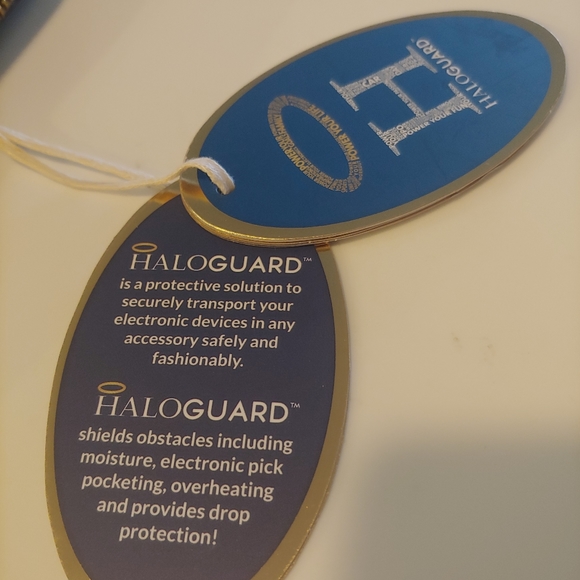 Great Clutch with anti theft lining! - Picture 4 of 5